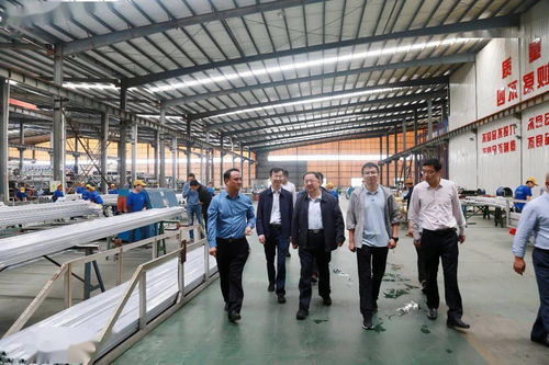 有研集團客商來我縣考察調研建材門窗研發(fā)與防腐材料銷售工作